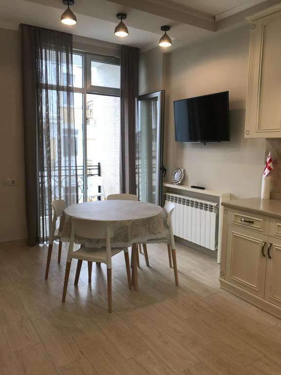 Piazza Apartment バトゥーミ エクステリア 写真