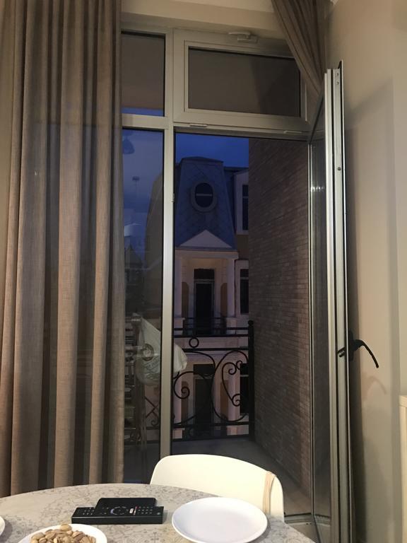 Piazza Apartment バトゥーミ エクステリア 写真