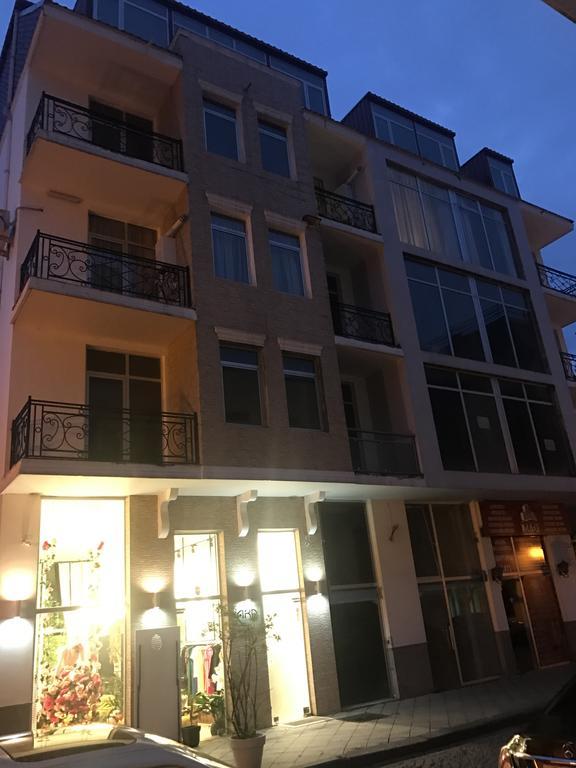 Piazza Apartment バトゥーミ エクステリア 写真