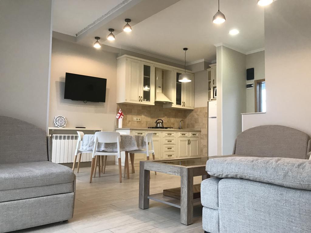 Piazza Apartment バトゥーミ エクステリア 写真