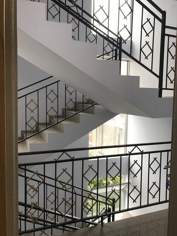 Piazza Apartment バトゥーミ エクステリア 写真