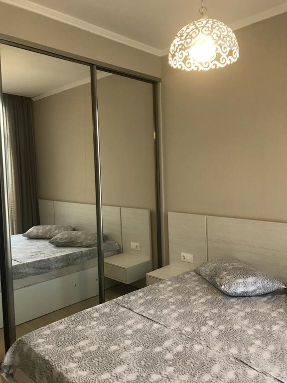 Piazza Apartment バトゥーミ エクステリア 写真