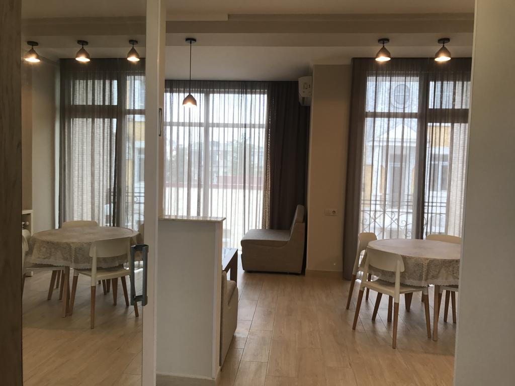 Piazza Apartment バトゥーミ エクステリア 写真