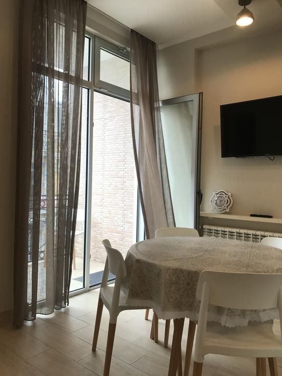 Piazza Apartment バトゥーミ エクステリア 写真