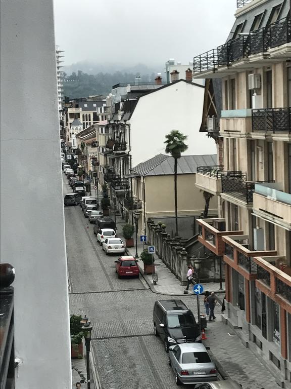 Piazza Apartment バトゥーミ エクステリア 写真